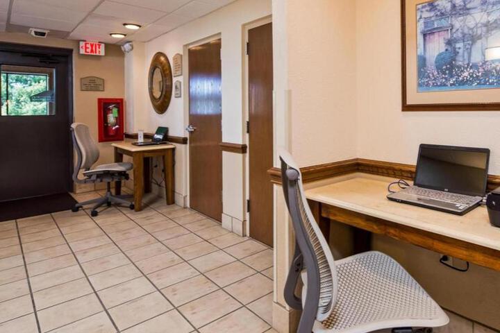 Best Western PLUS Caldwell Inn