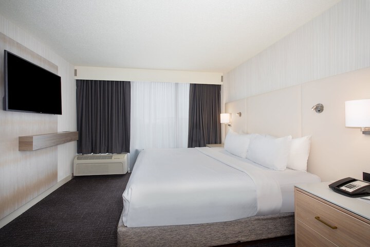 Room 72 of 112