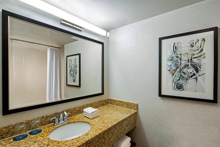 Room 16 of 34