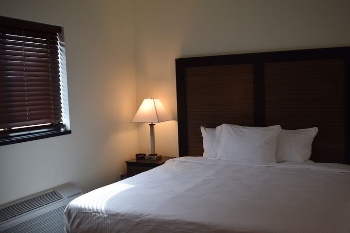 Room 11 of 21