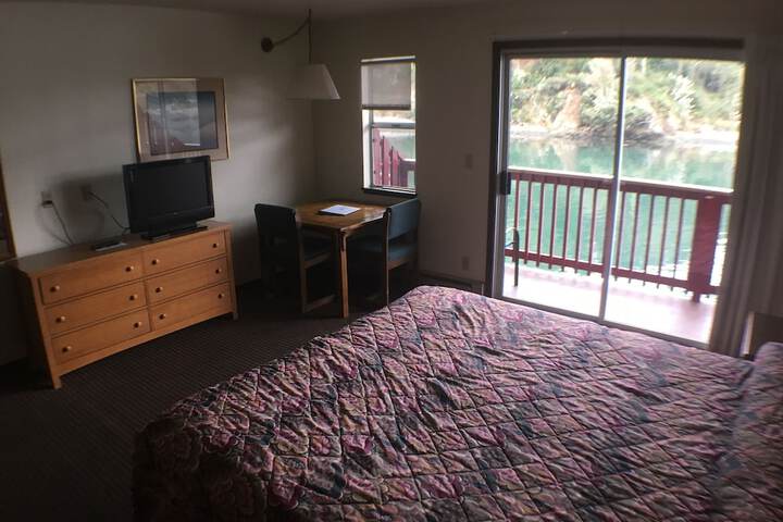 Room 7 of 30