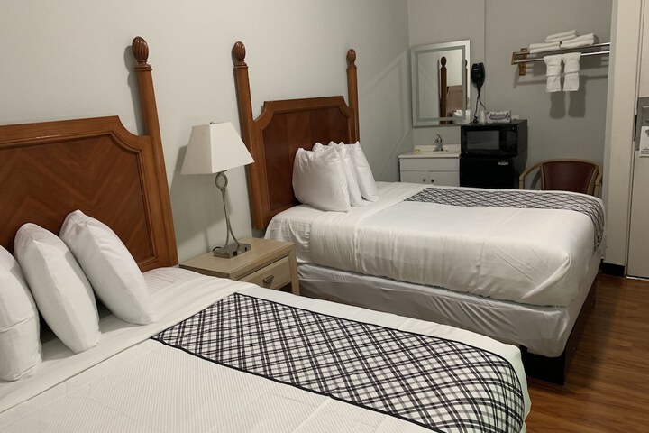 Room 14 of 19