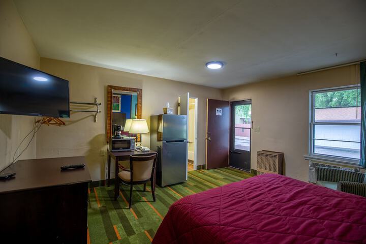 Room 6 of 24