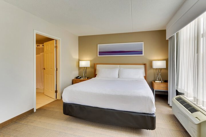 Room 16 of 38