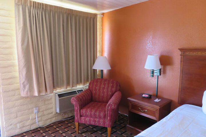 Room 28 of 28