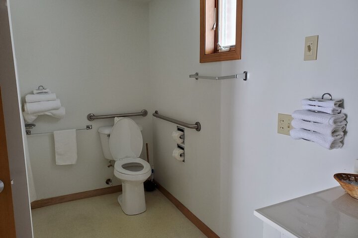 Room 27 of 43