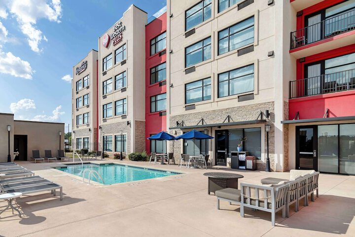 Best Western Plus Executive Residency Rigbys Water World Hotel