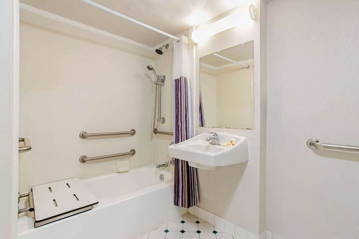 La Quinta by Wyndham St. Petersburg-Clearwater