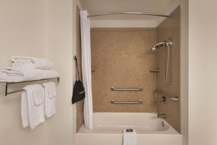 Room 13 of 26