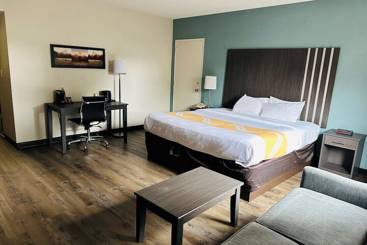 Room 11 of 38