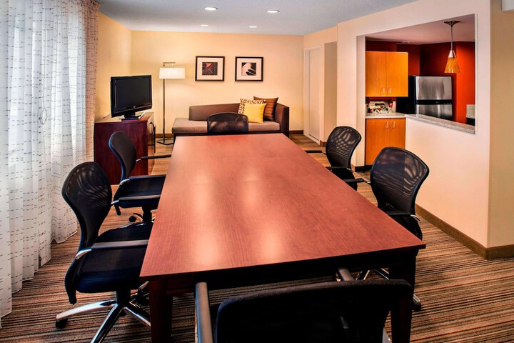 Room 33 of 40