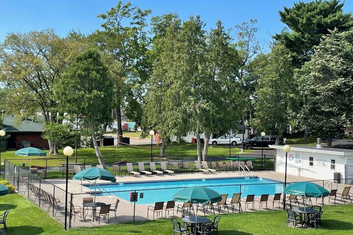 Pool 7 of 64