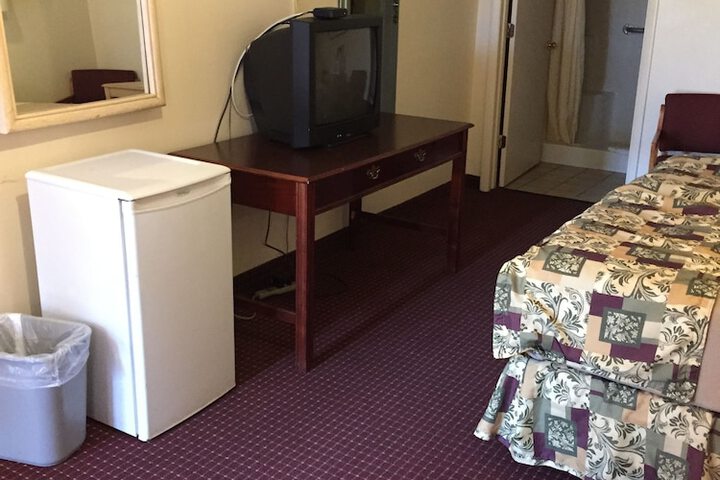 Wildwood Inn Tropical Dome & Theme Suites