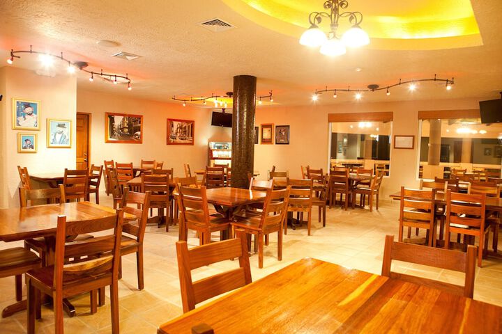 Dining 42 of 59