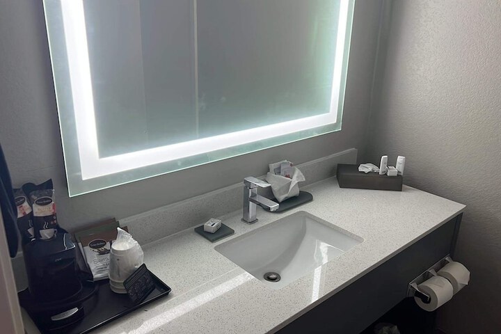La Quinta Inn & Suites by Wyndham Ada