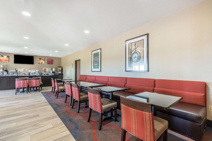 Comfort Suites St. Charles - St Louis