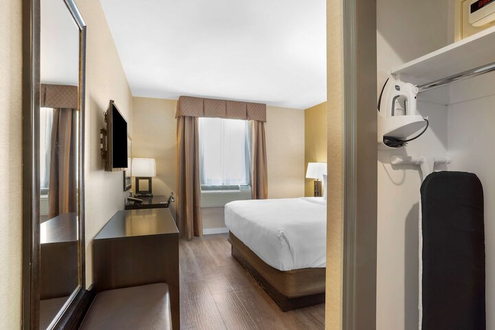 Best Western Plus Plaza Hotel