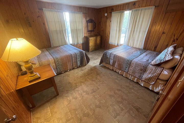 Room 105 of 213