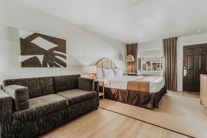 Room 11 of 37