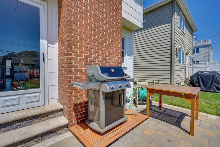 Jersey Shore Getaway w / Grill: Walk to Beach!