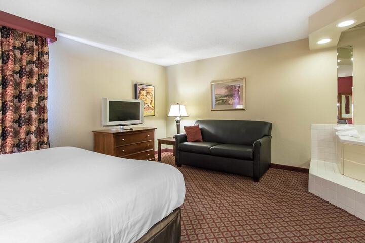 Room 19 of 39