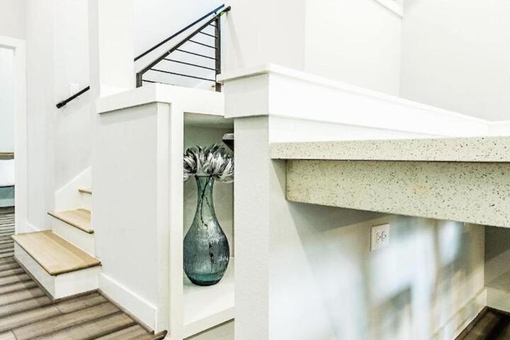 Montrose Guesthouse Suites by Dunyha