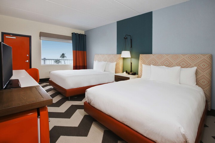 DoubleTree by Hilton Hotel Galveston Beach