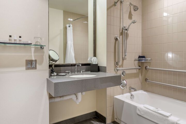 Best Western Premier Boulder Falls Inn