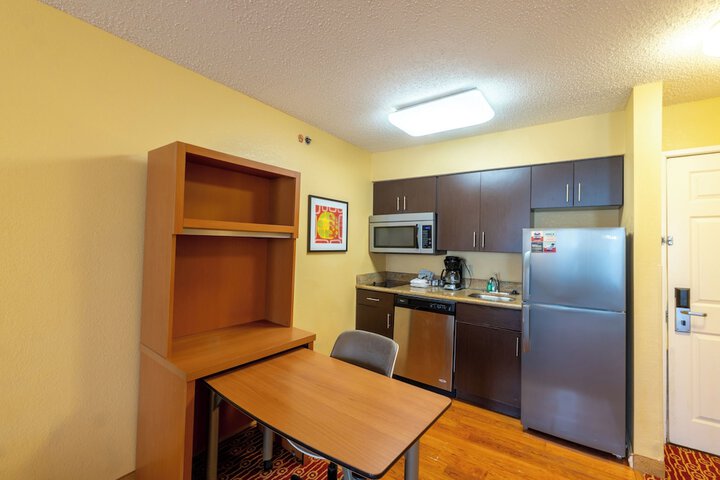 Candlewood Suites Bedford Fort Worth by IHG