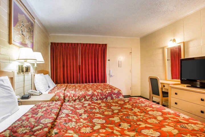 Room 18 of 19