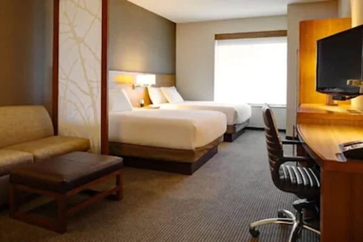 Room 11 of 25