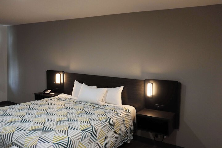 Room 31 of 34