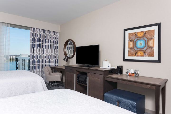 Room 27 of 41