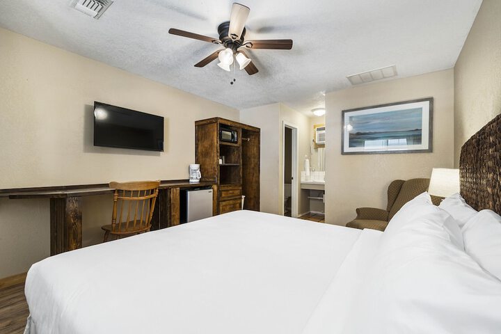 Room 38 of 65