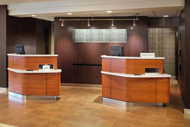 Courtyard by Marriott Raleigh / Cary