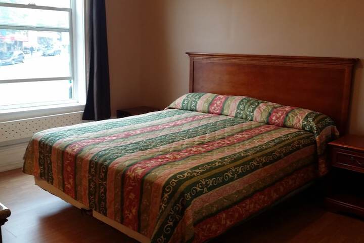 Room 52 of 82