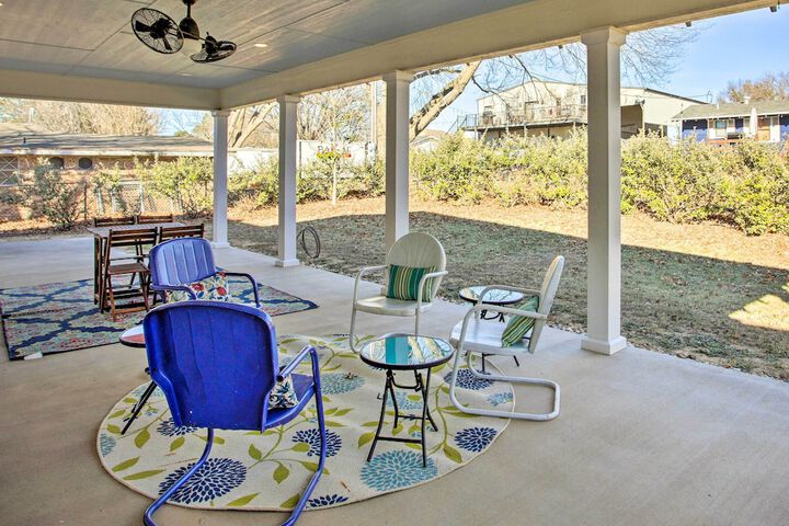 Spacious Kingston Home on Lake Texoma!
