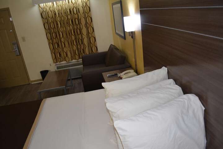 Room 29 of 49