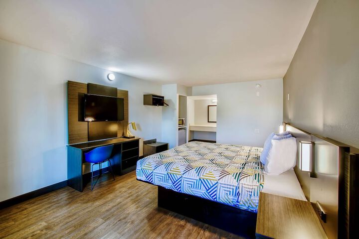 Room 17 of 31