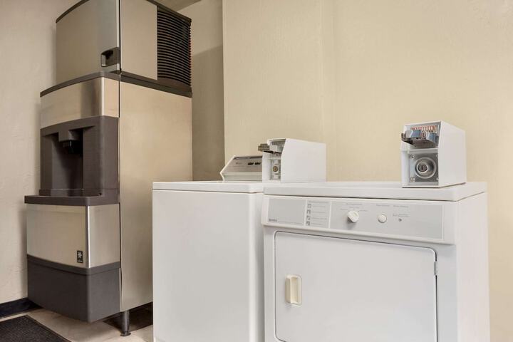 Room 5 of 16