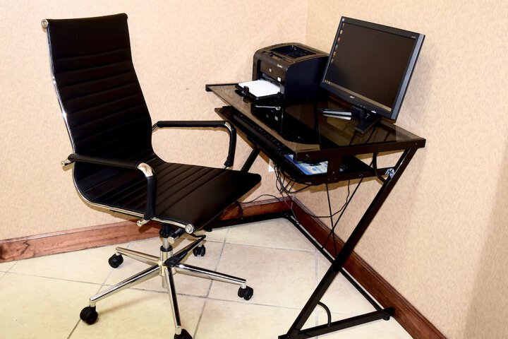 Business Center 31 of 32