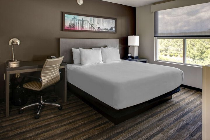 Room 27 of 63