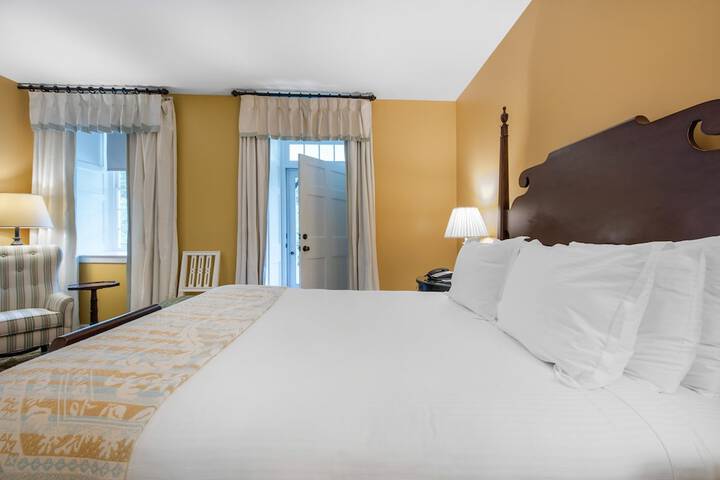 Room 70 of 185