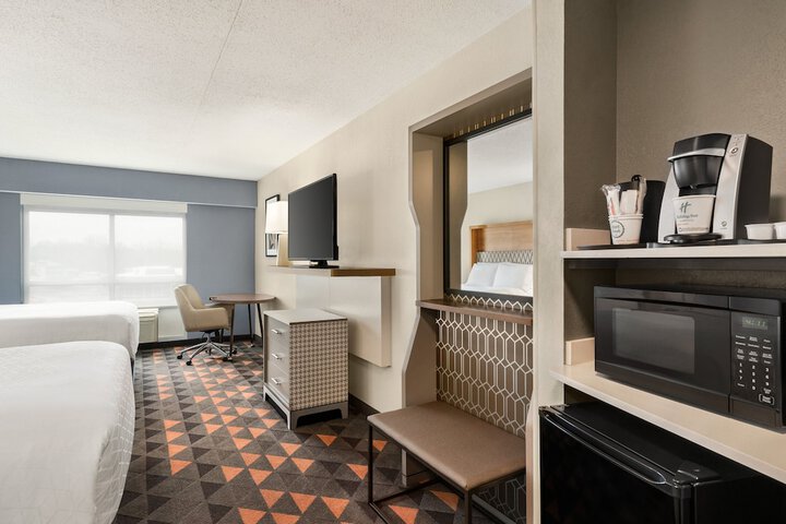 Room 28 of 36