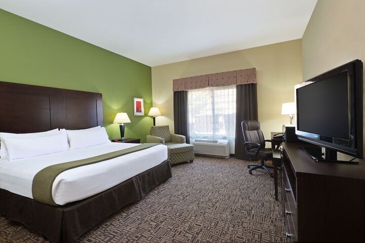 Room 32 of 57