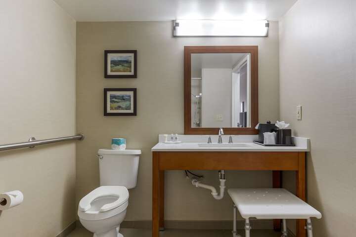 Room 33 of 42
