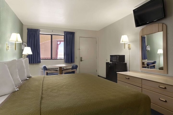 Travelodge by Wyndham Holbrook