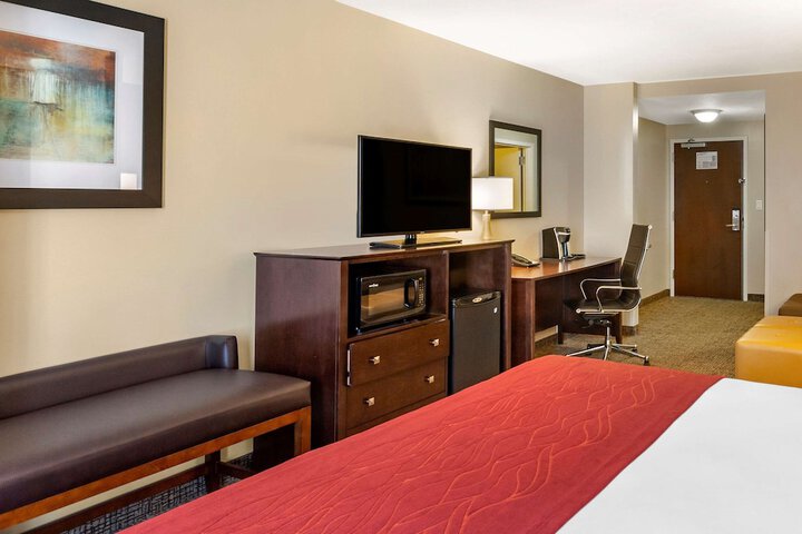 Room 10 of 33