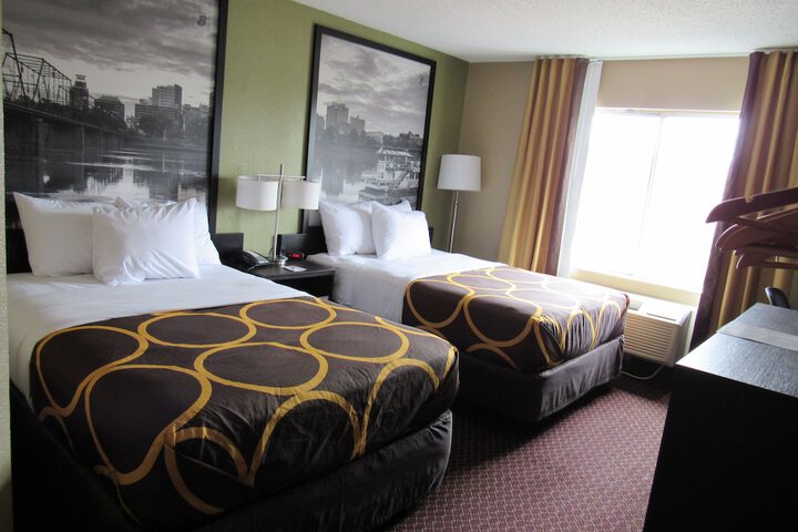 Super 8 by Wyndham New Cumberland