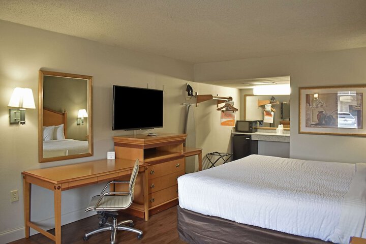 Room 21 of 35